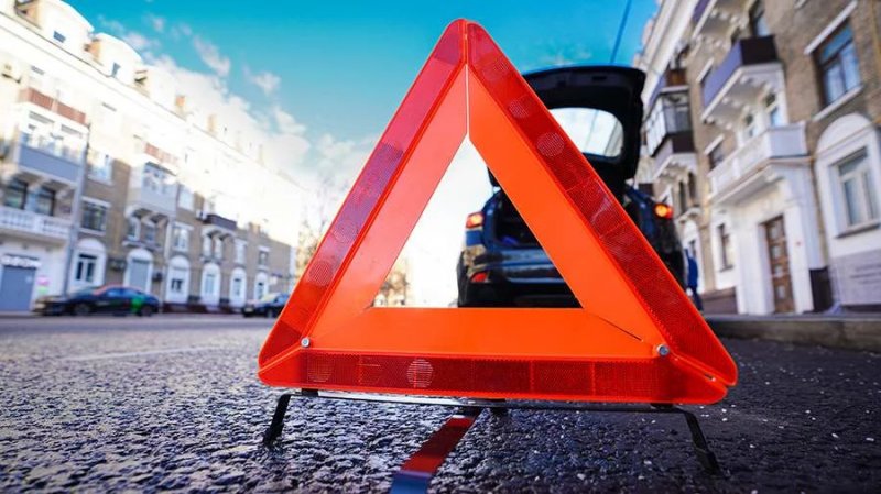 Russia reports road casualties and flood-related closures