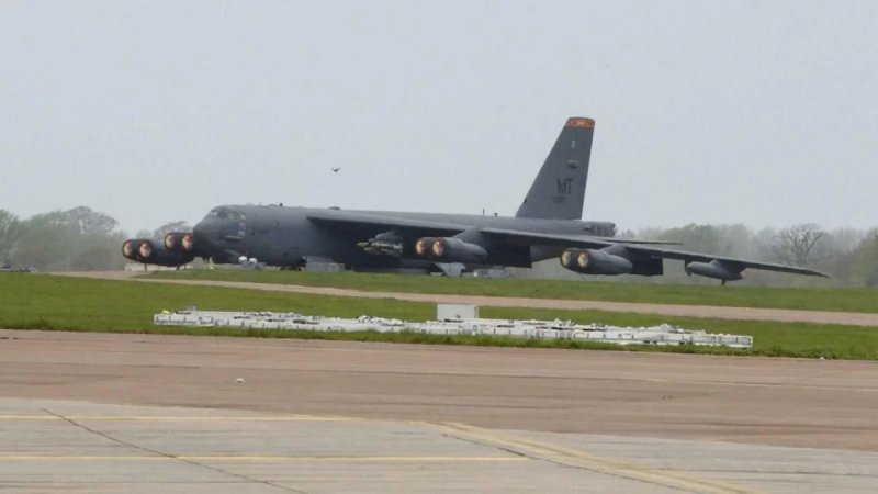 News about - US bombers ready  – PHOTOS