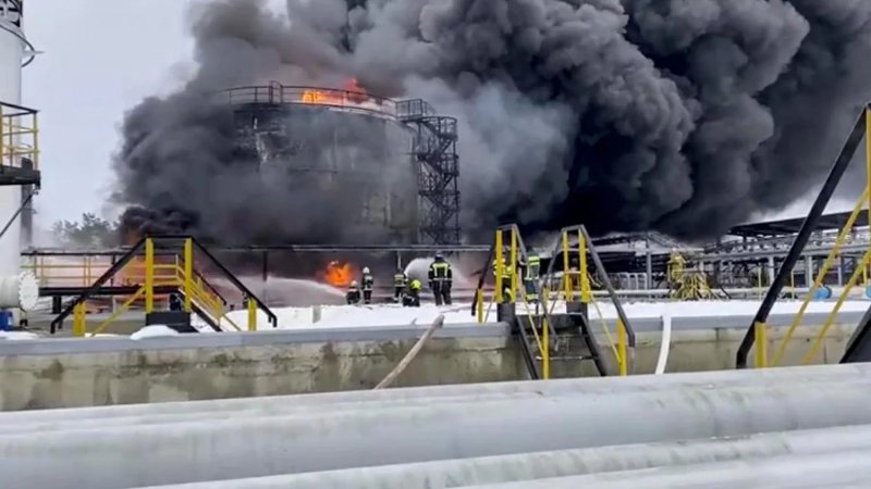 Ukrainian drones strike Russian oil facilities 1,500 km away
