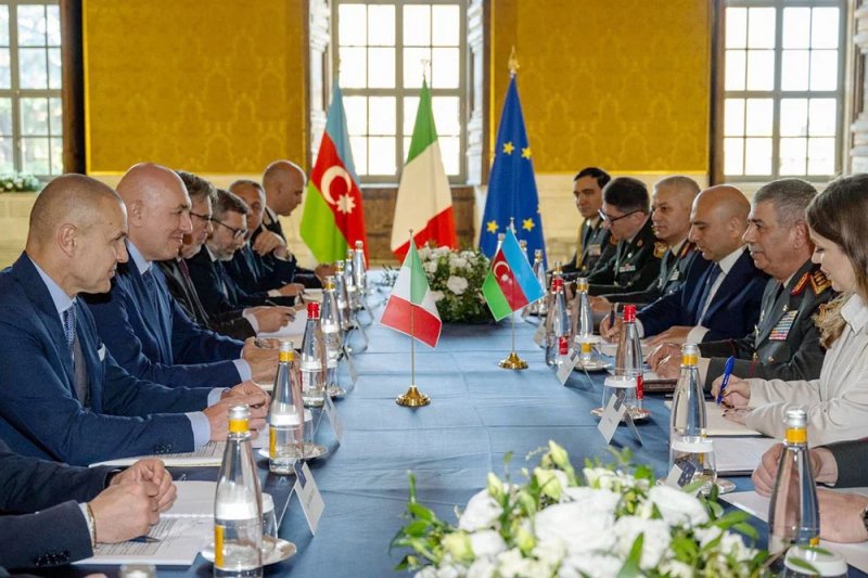 Azerbaijan, Italy discuss expansion of defence cooperation in Rome 