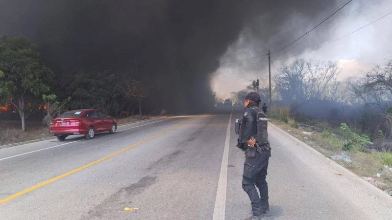 News about - Massive fire destroys 700 vehicles in Mexico's Acapulco -  PHOTO 