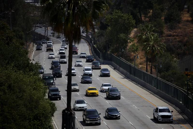 US traffic deaths fall to lowest number since 2019 
