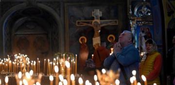 Sirens ring out in Kyiv as Putin orders a 32-hour pause for Easter