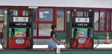 What does Washington's loosening oil blockade mean for Cuba?