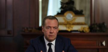 Medvedev says Russia should harden position on EU expansion