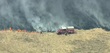 Wildfires erupt in Southern California, prompt evacuations