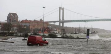 Storm Dave leaves over 30,000 homes without power in Sweden