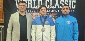 Azerbaijani wrestler secures bronze in USA tournament