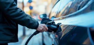 EV sales surge in Australia amid rising petrol prices