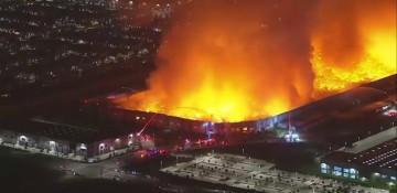 Fire erupts at warehouse in Ontario, CA -   VIDEO 