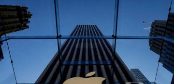 Apple to close Maryland store, union outraged