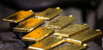 Gold set for weekly gain as Iran truce hopes weigh on markets