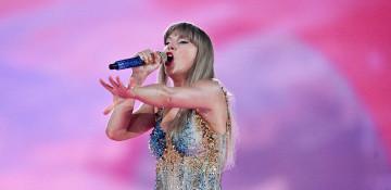 Taylor Swift leads American Music Awards nominations