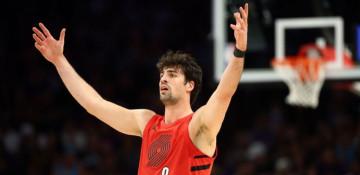 Blazers stun Suns to clinch West’s No. 7 seed