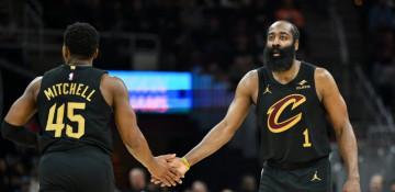 Mitchell, Harden power Cavs to 2-0 over Raptors