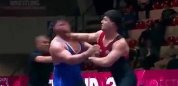 Scandal in Tirana: Turkish wrestler advances as rival disqualified mid-bout -  VIDEO  