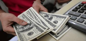 US reportedly halts dollar shipments to Iraq
