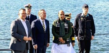 Viral moment as Indian defence minister enters German submarine -  VIDEO 