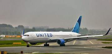 United Airlines flight makes emergency landing at Singapore airport