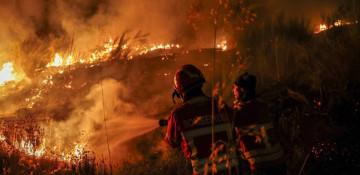 Española fire forces evacuations as blaze spreads