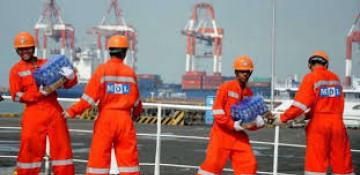 Philippines allows seafarers in war zones, no ban