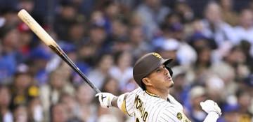 Padres star Machado exits early with injury