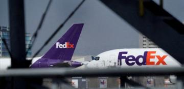 FedEx, UPS vow to return tariff refunds to customers 