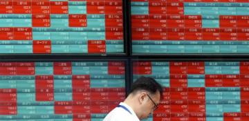 Asian stocks rise as oil falls on UAE's OPEC exit