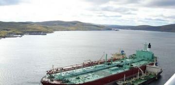 Arctic oil hub tanker 