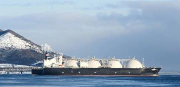 Russia pushes sanctioned LNG to Asian buyers at discount