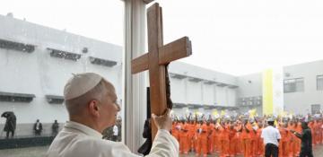 Pope Leo XIV visits notorious prison during Equatorial Guinea tour -  VIDEO 