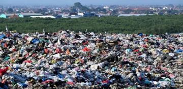 Bali landfill ban leads to massive trash piles in tourist hubs -  VIDEO 