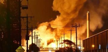 Massive Geelong refinery fire extinguished; fuel supply impact unknown -  VIDEO 