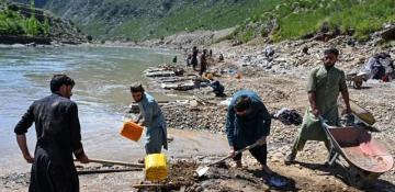 Gold prospecting in Kunar provides a vital lifeline for Afghans