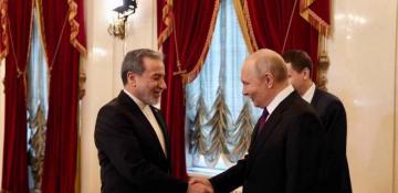 Iran FM meets Putin in St Petersburg, highlights strategic ties with Russia