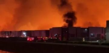 Fire erupts at warehouse in Ontario, CA -   VIDEO 