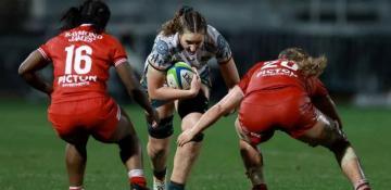 Wallaroos players seek shelter as a massive storm hits their Kansas City hotel