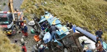 Bolivia bus crash kills six, injures 14 in La Paz ravine fall