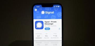 Apple rushes out emergency fix for bug that let FBI read deleted Signal messages