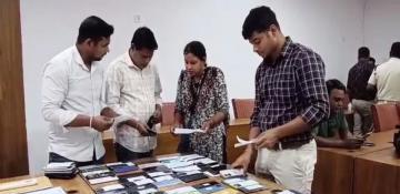 Odisha police recover and return 114 stolen mobile phones to rightful owners