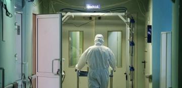 Russian doctors help boy with rare disease walk again