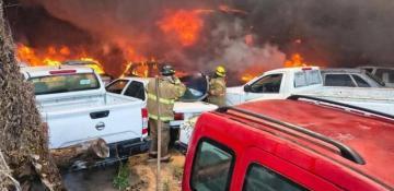 Massive fire destroys 700 vehicles in Mexico's Acapulco -  PHOTO 