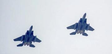 South Korean jets  crash after pilots take pictures, report reveals