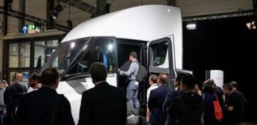 First Tesla Semi Rolls off high volume production line 