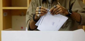 Peru’s general elections run into day two amid logistical problems