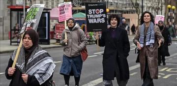 Multiple protesters stabbed at London anti-war rally -  VIDEO 
