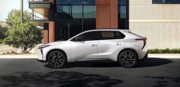 Toyota’s updated electric SUV is a surprise hit 