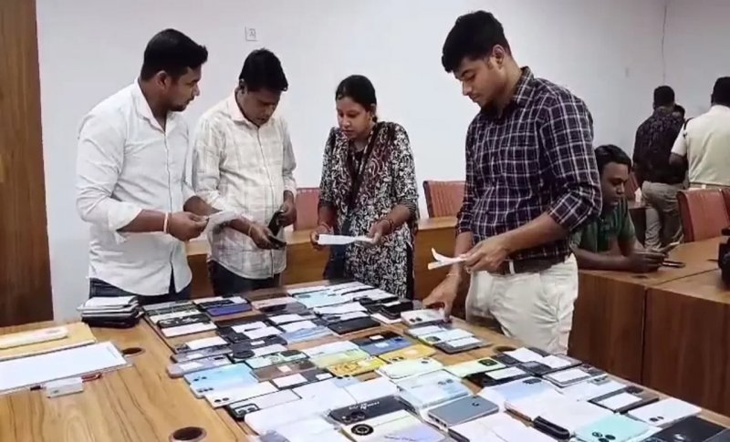 Odisha police recover and return 114 stolen mobile phones to rightful owners