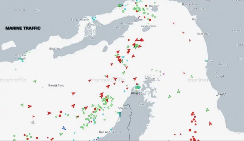 Tracking data shows tankers turning around in Strait of Hormuz - VIDEO 