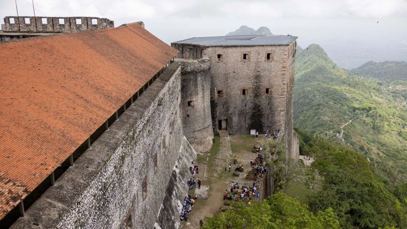 Haiti stampede: at least 30 dead at historic Laferriere Citadel -  VIDEO 